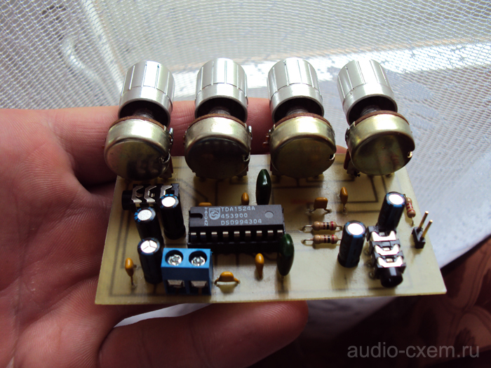 Стерео темброблок на TDA1524