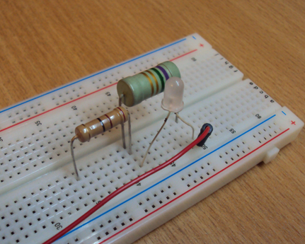 Делитель напряжения. Расчет делителя напряжения.